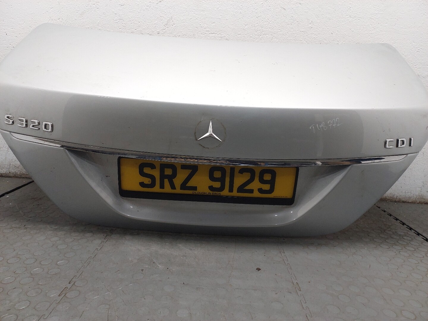 Дверь багажника