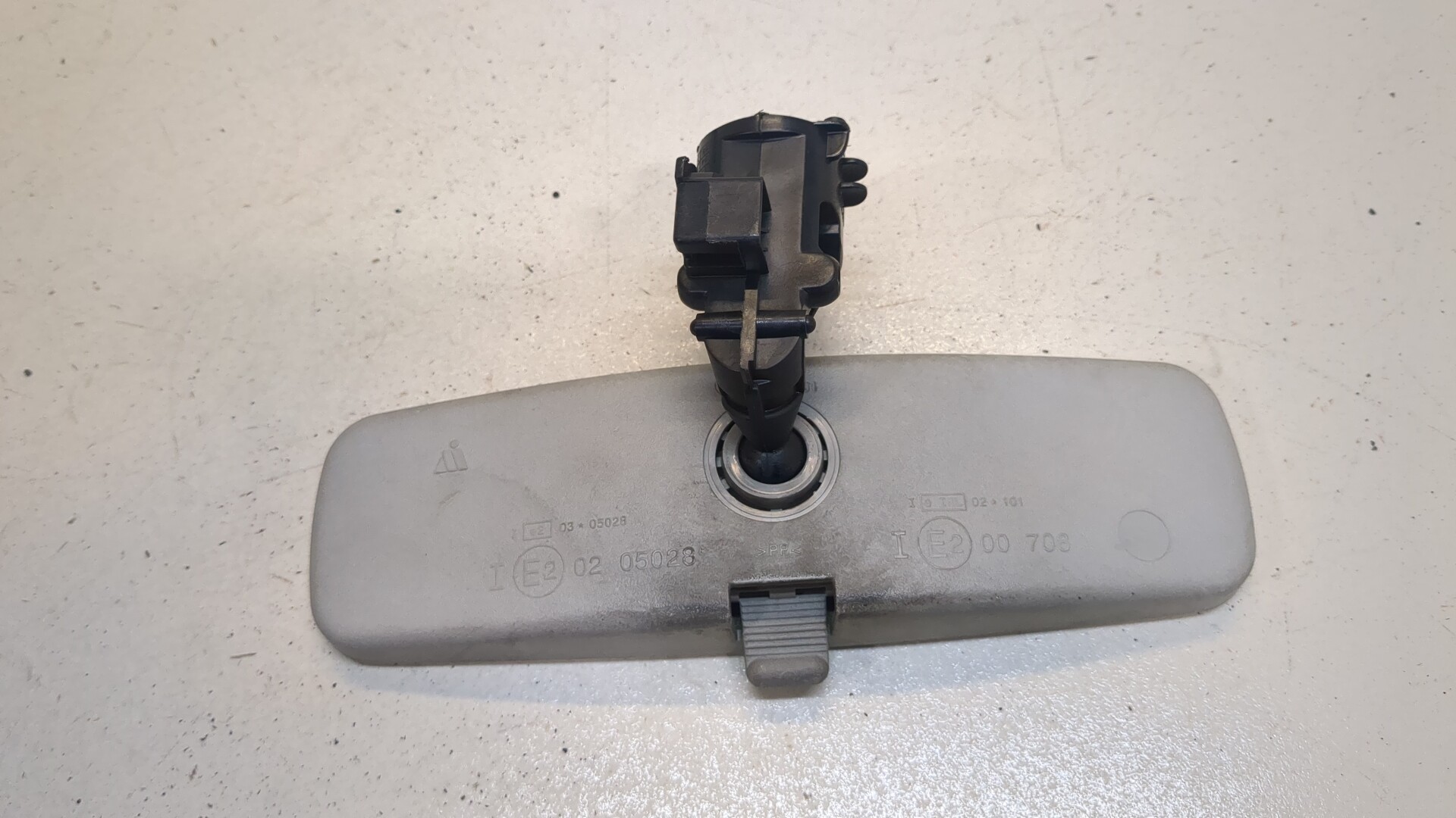 Зеркало заднего вида