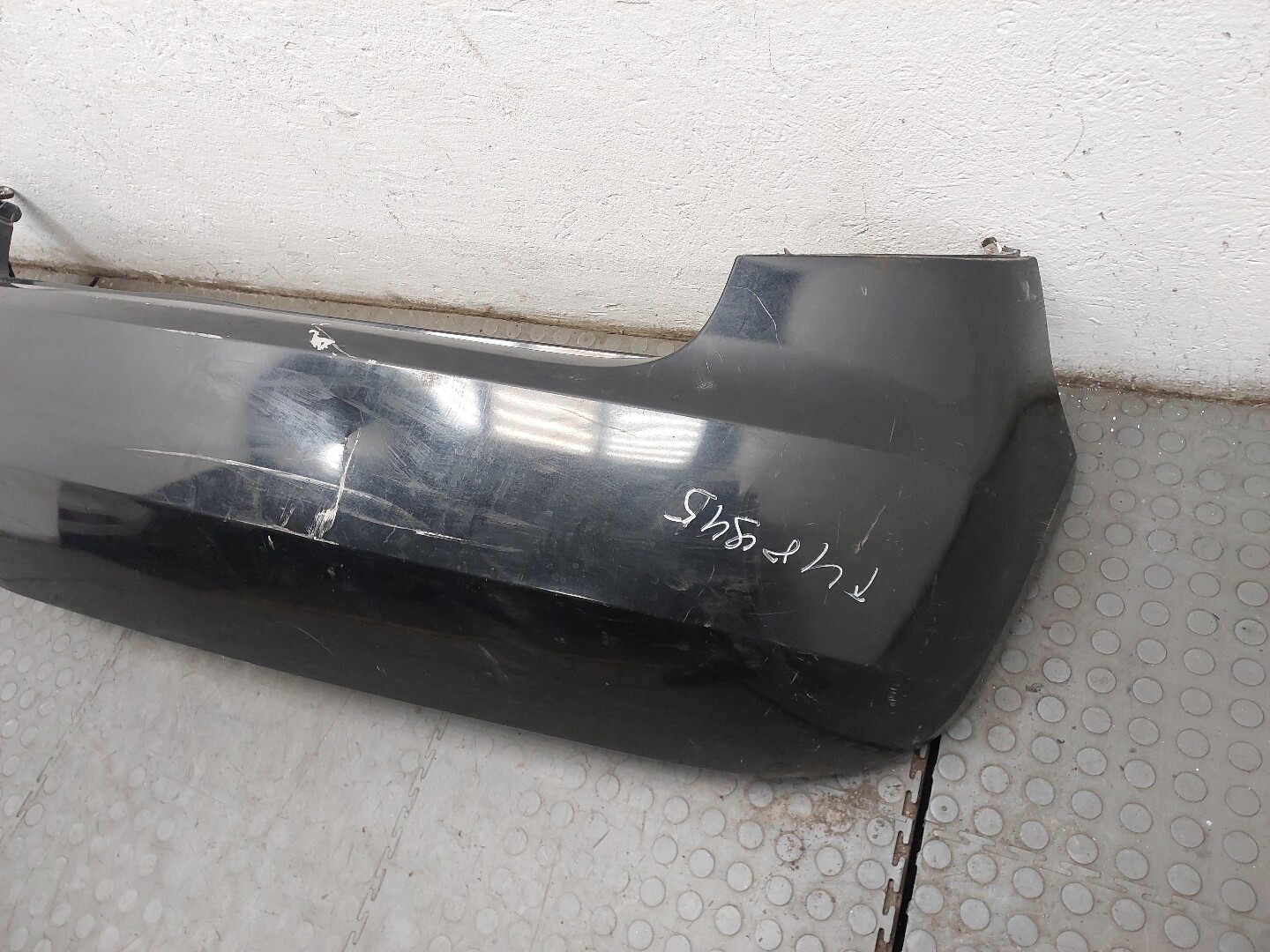 Бампер задний