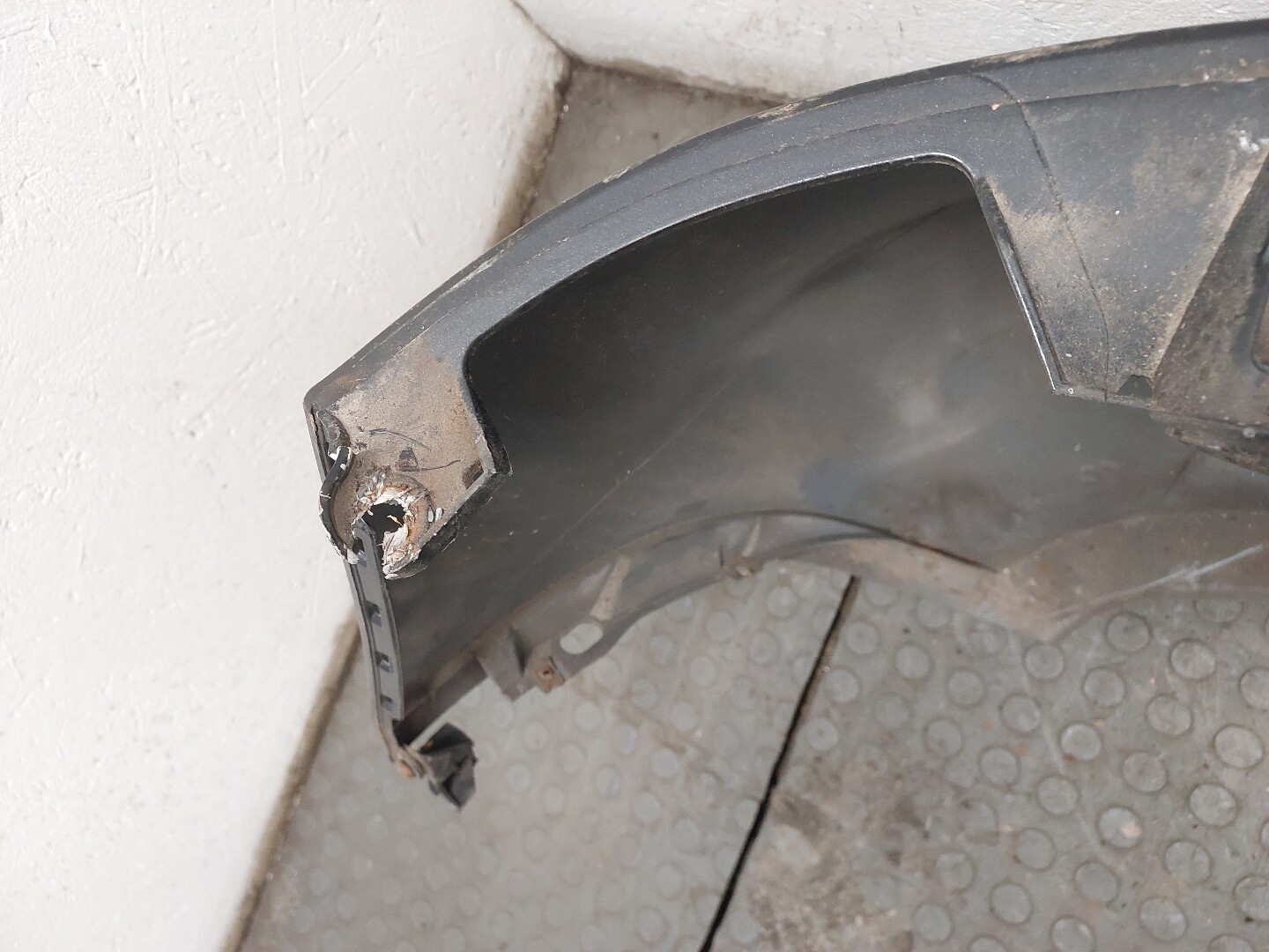 Бампер задний