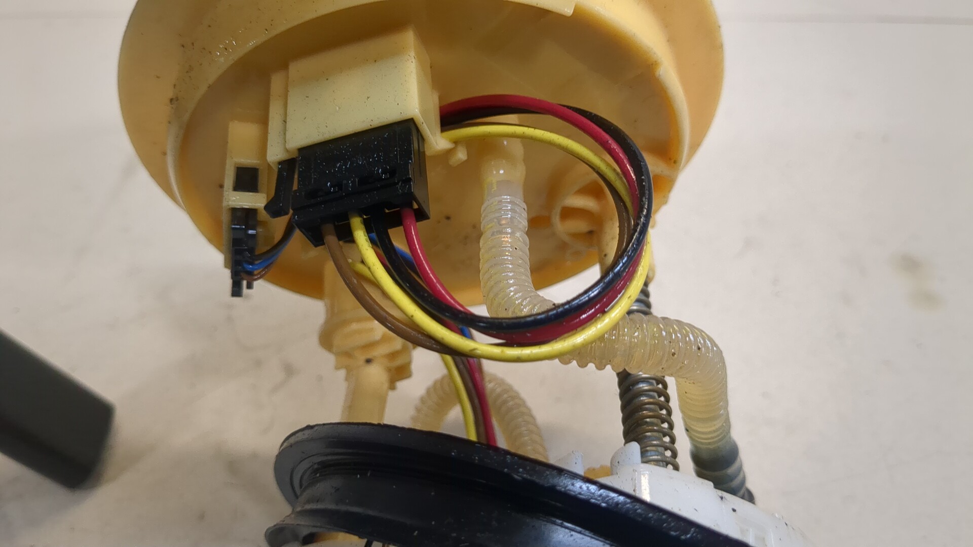 Насос топливный электрический