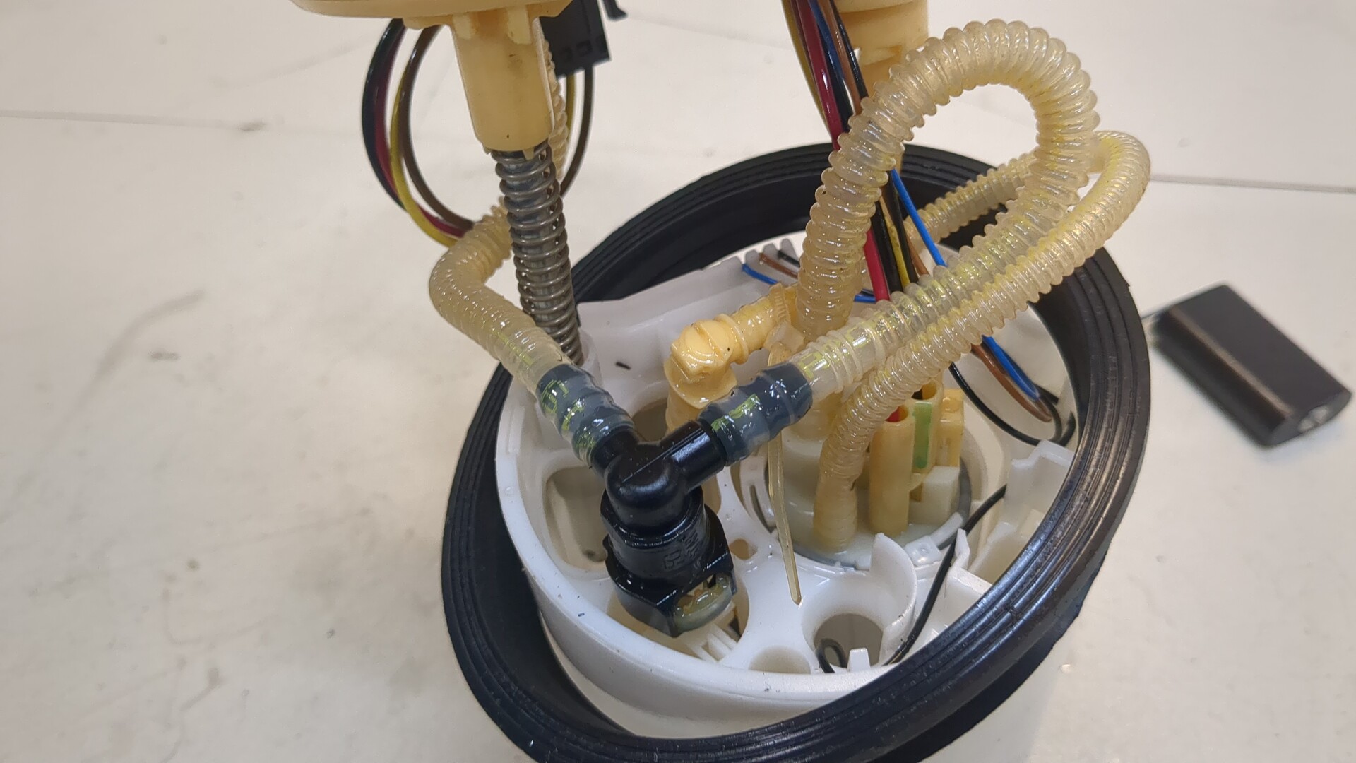 Насос топливный электрический