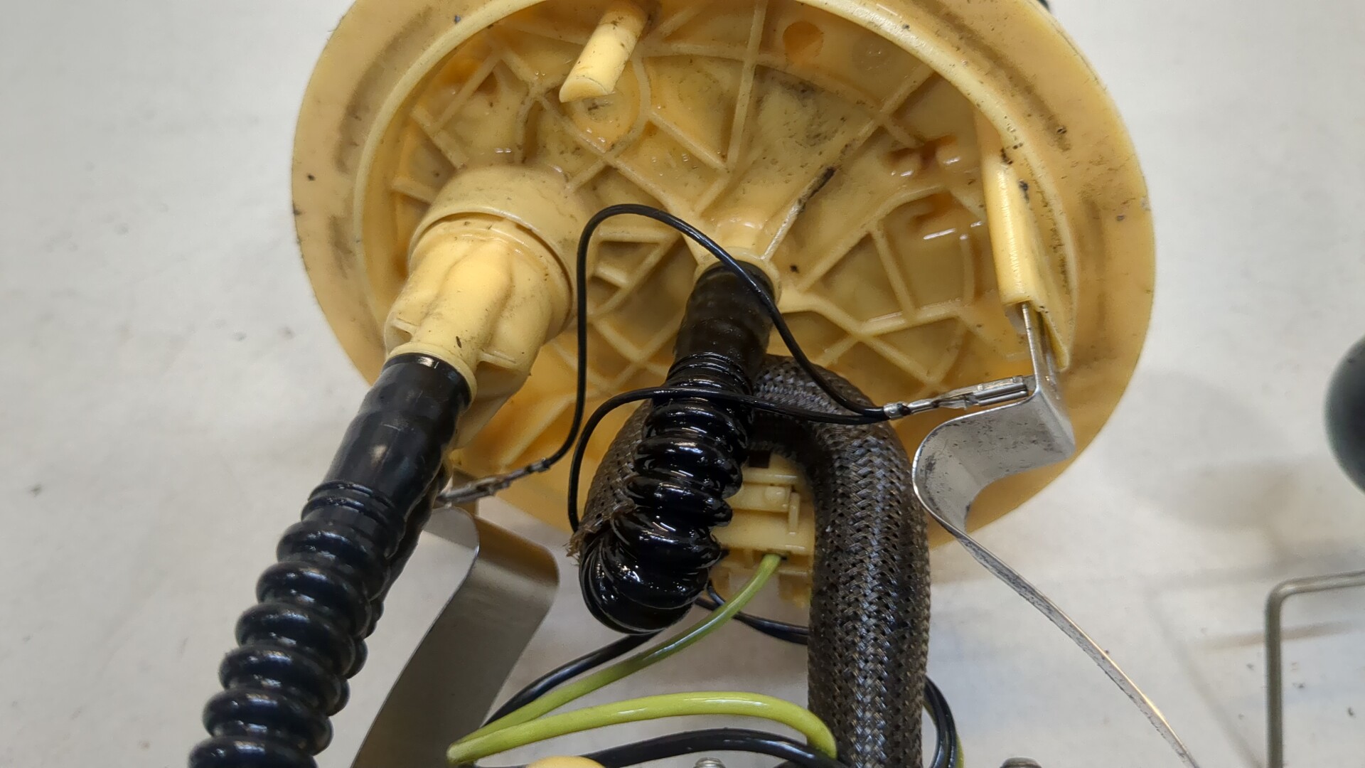 Насос топливный электрический