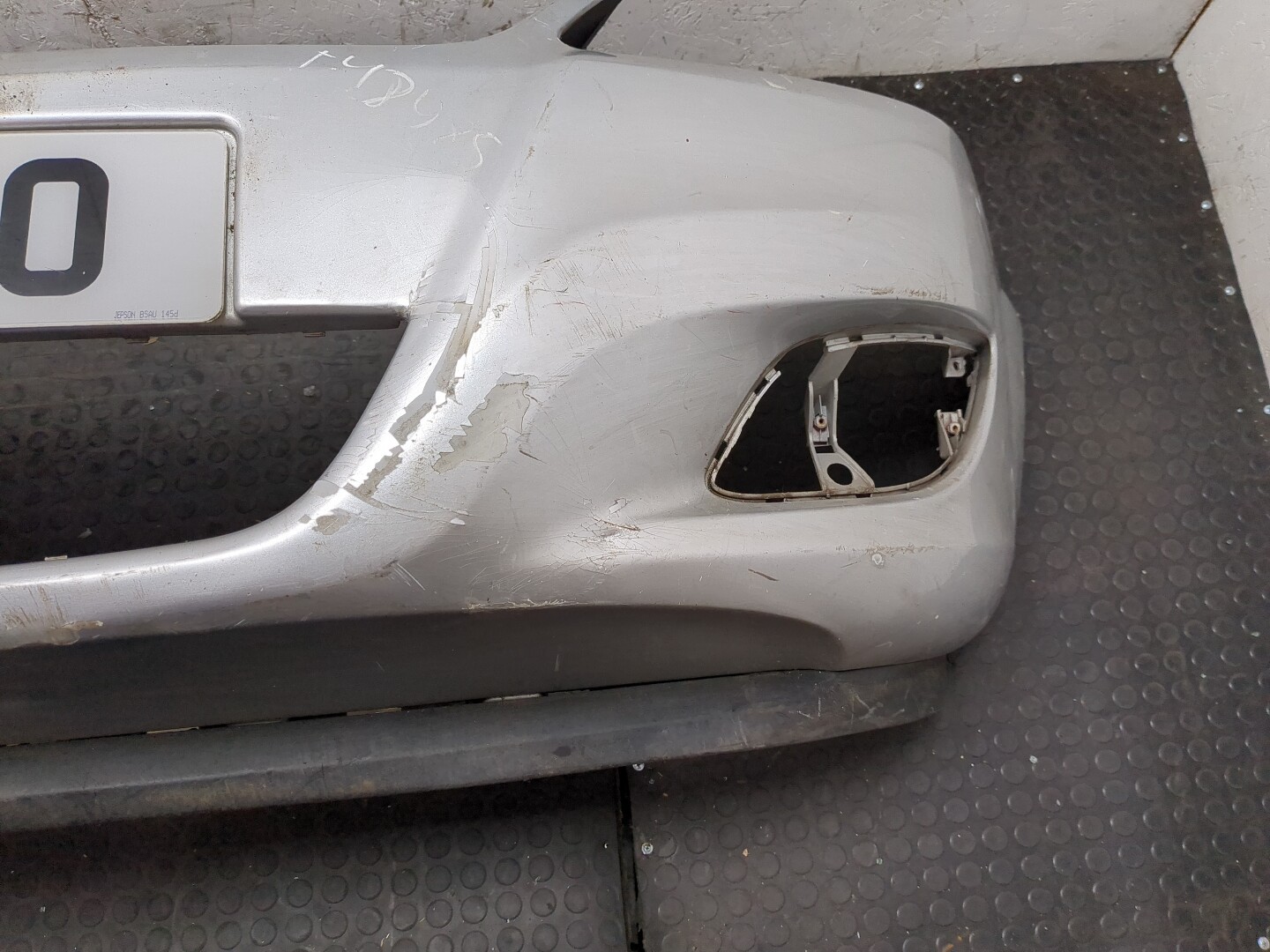 Бампер передний