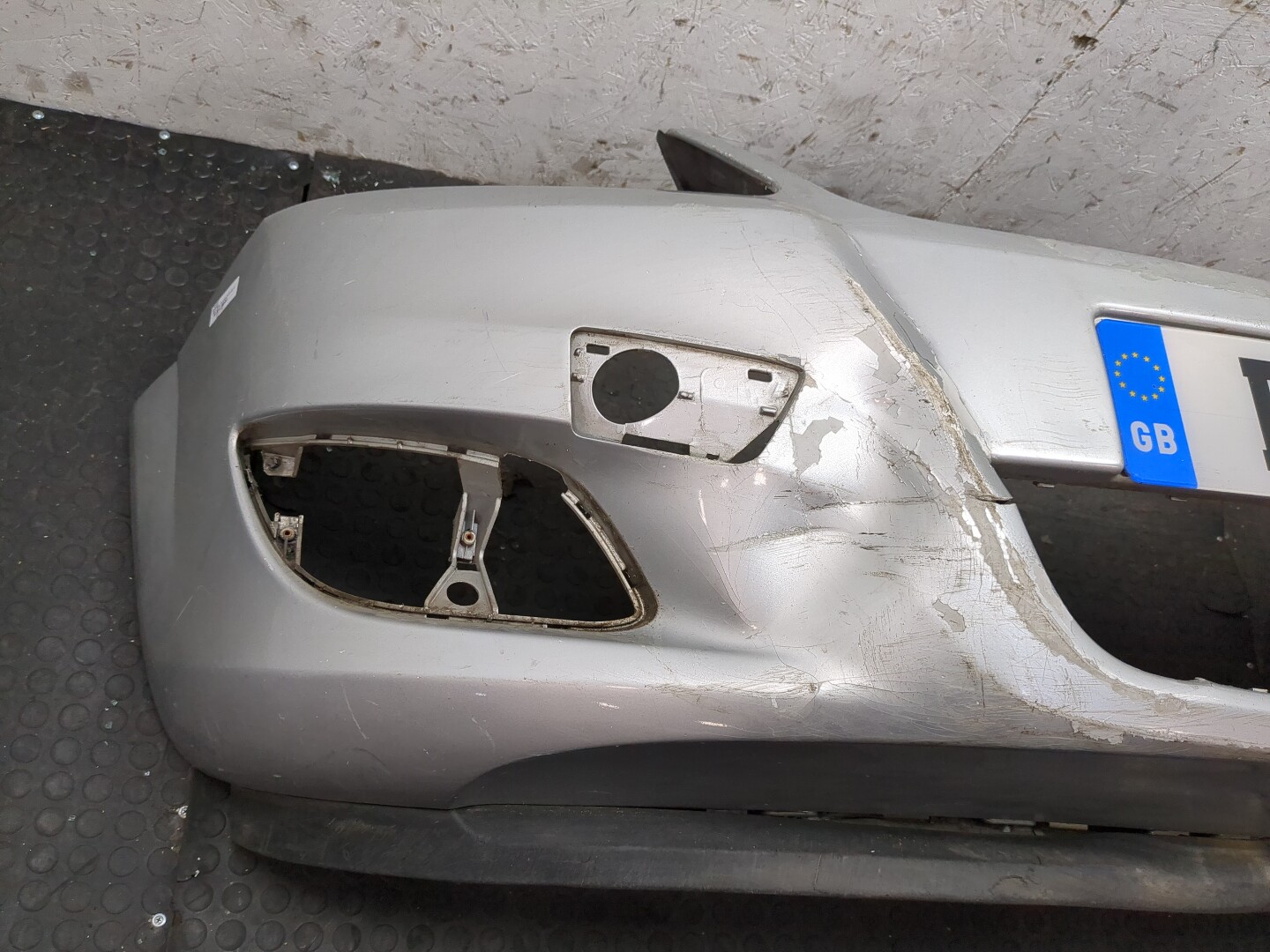 Бампер передний