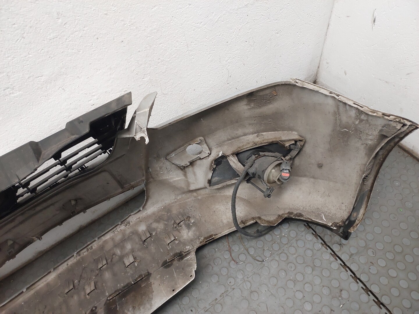 Бампер передний