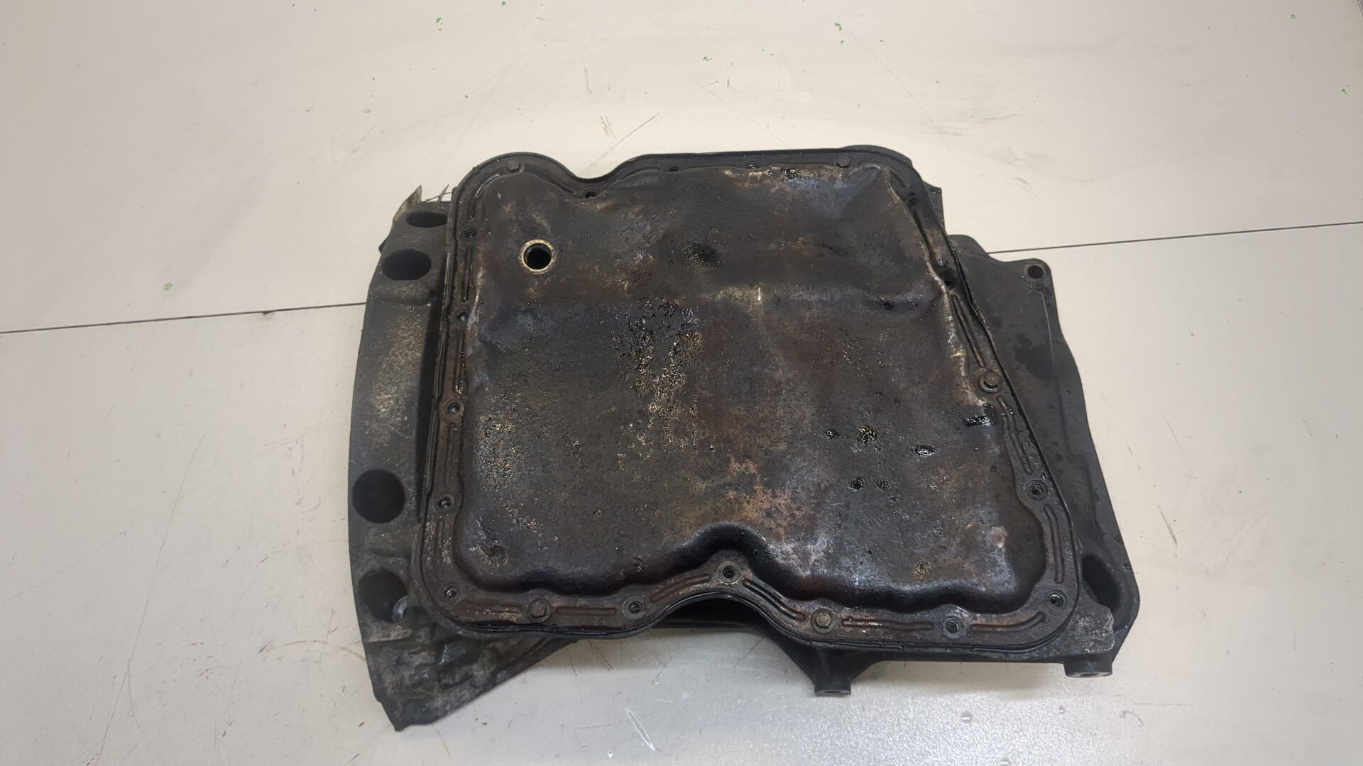 Поддон масляный двигателя (картер)