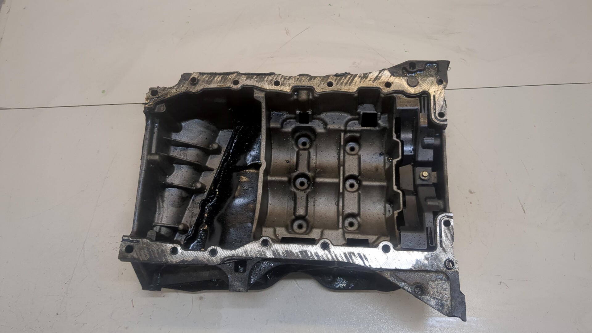 Поддон масляный двигателя (картер)