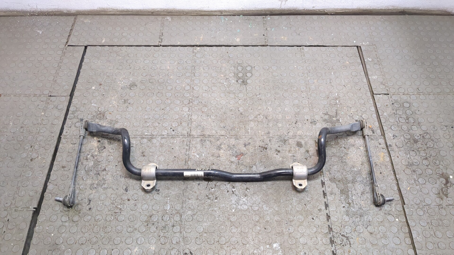 Стабилизатор передний