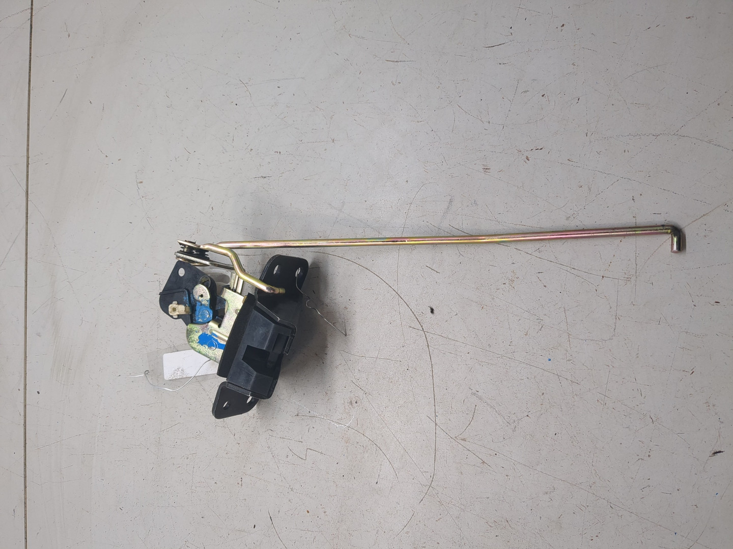 Замок багажника