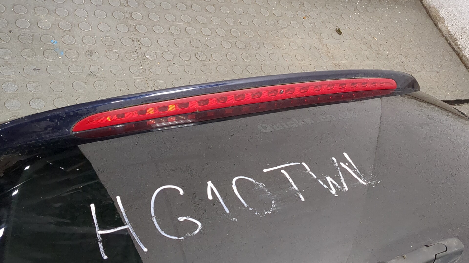 Дверь багажника