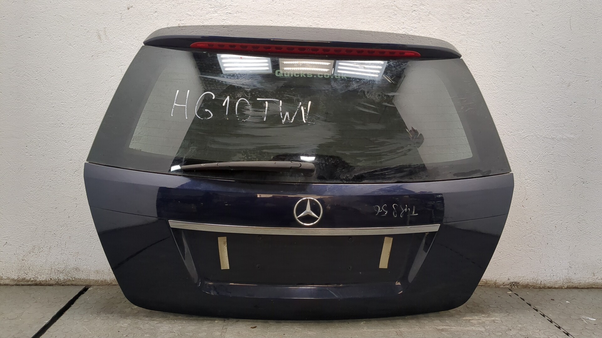 Дверь багажника