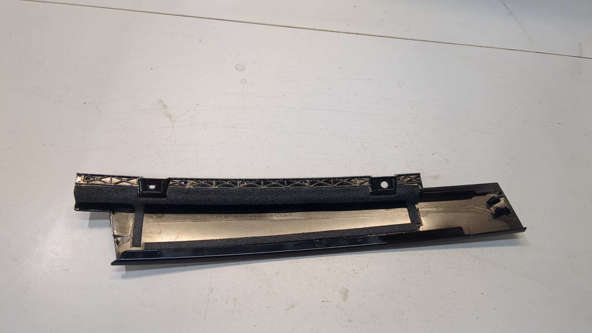 Накладка стекла переднего правого