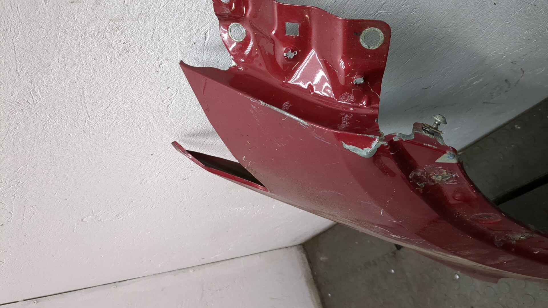 Крыло переднее правое