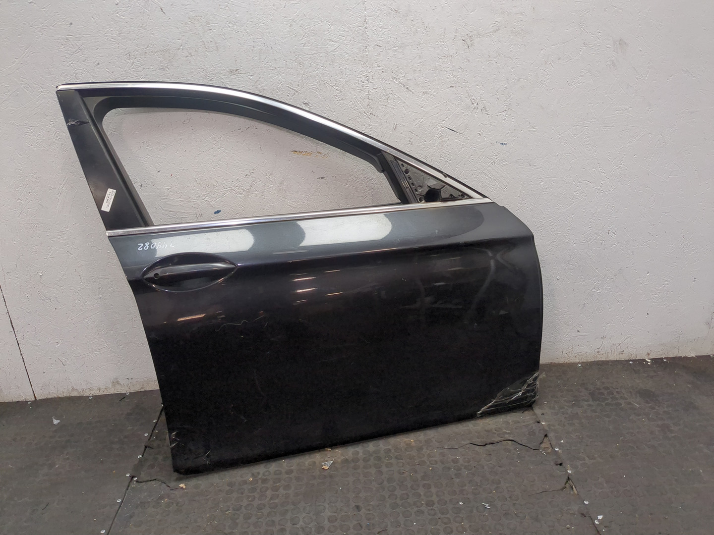 Дверь передняя правая