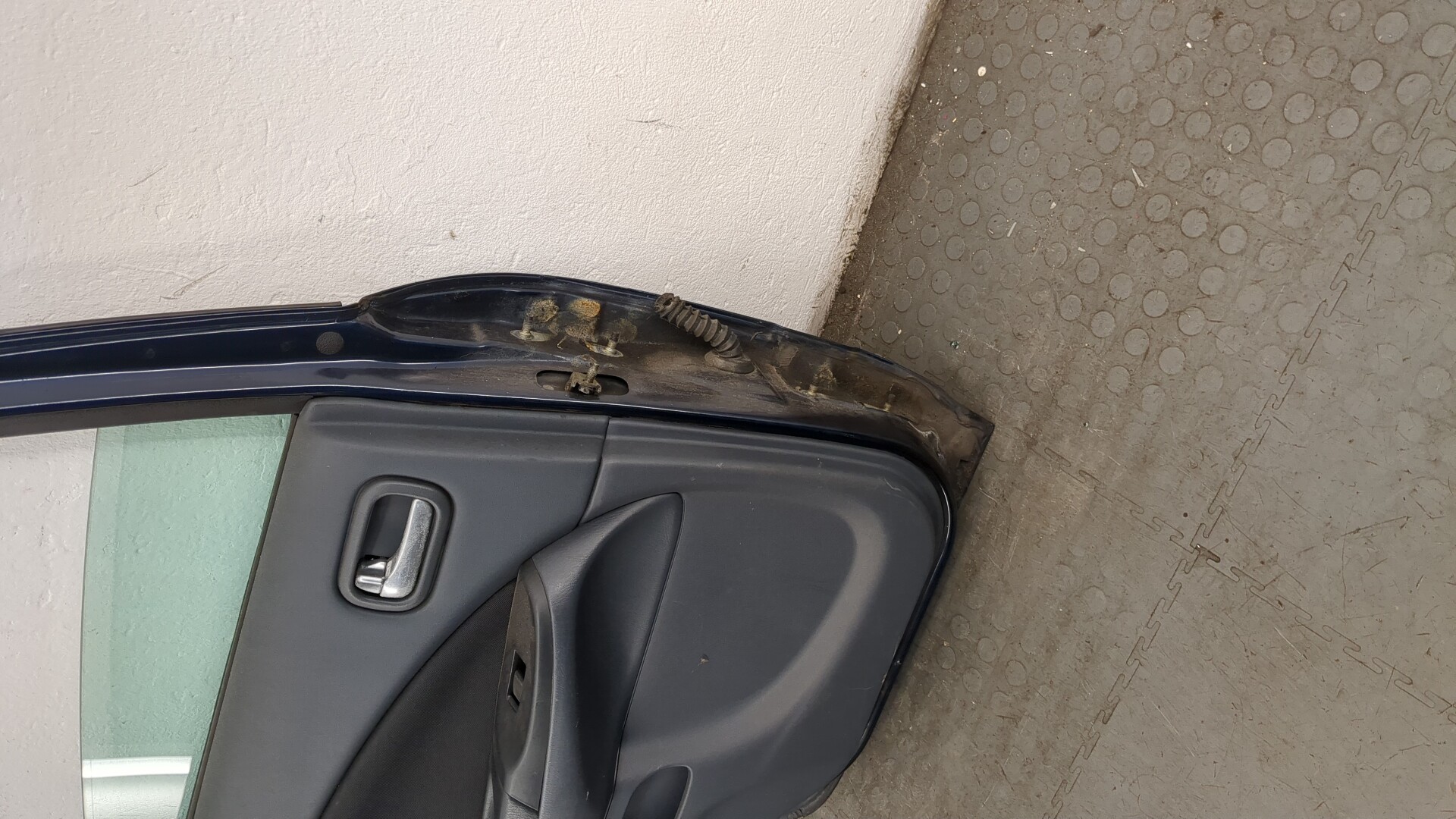 Дверь задняя левая