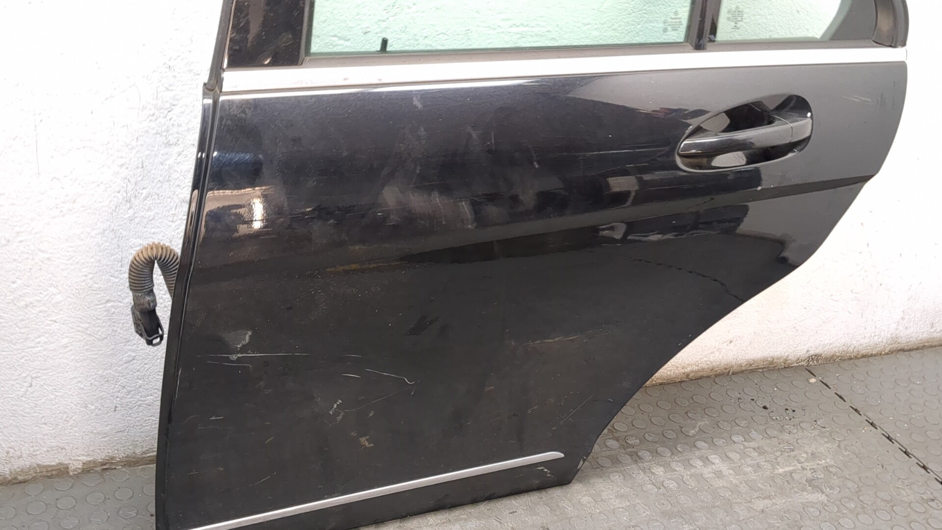 Дверь задняя левая