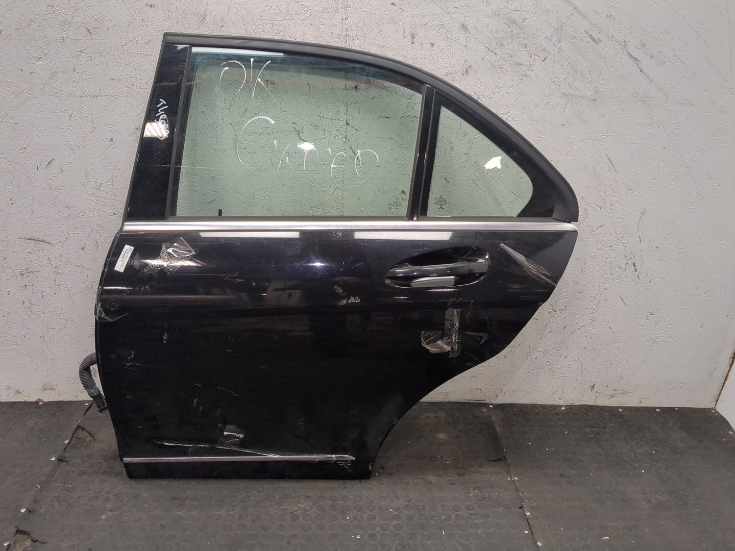 Дверь задняя левая
