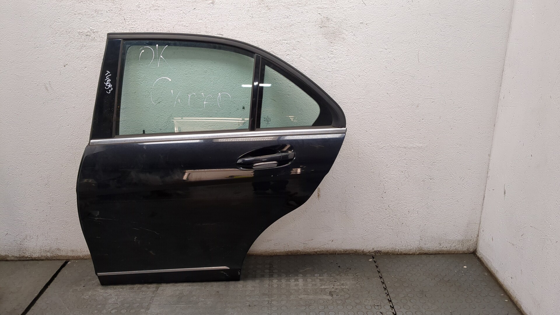 Дверь задняя левая