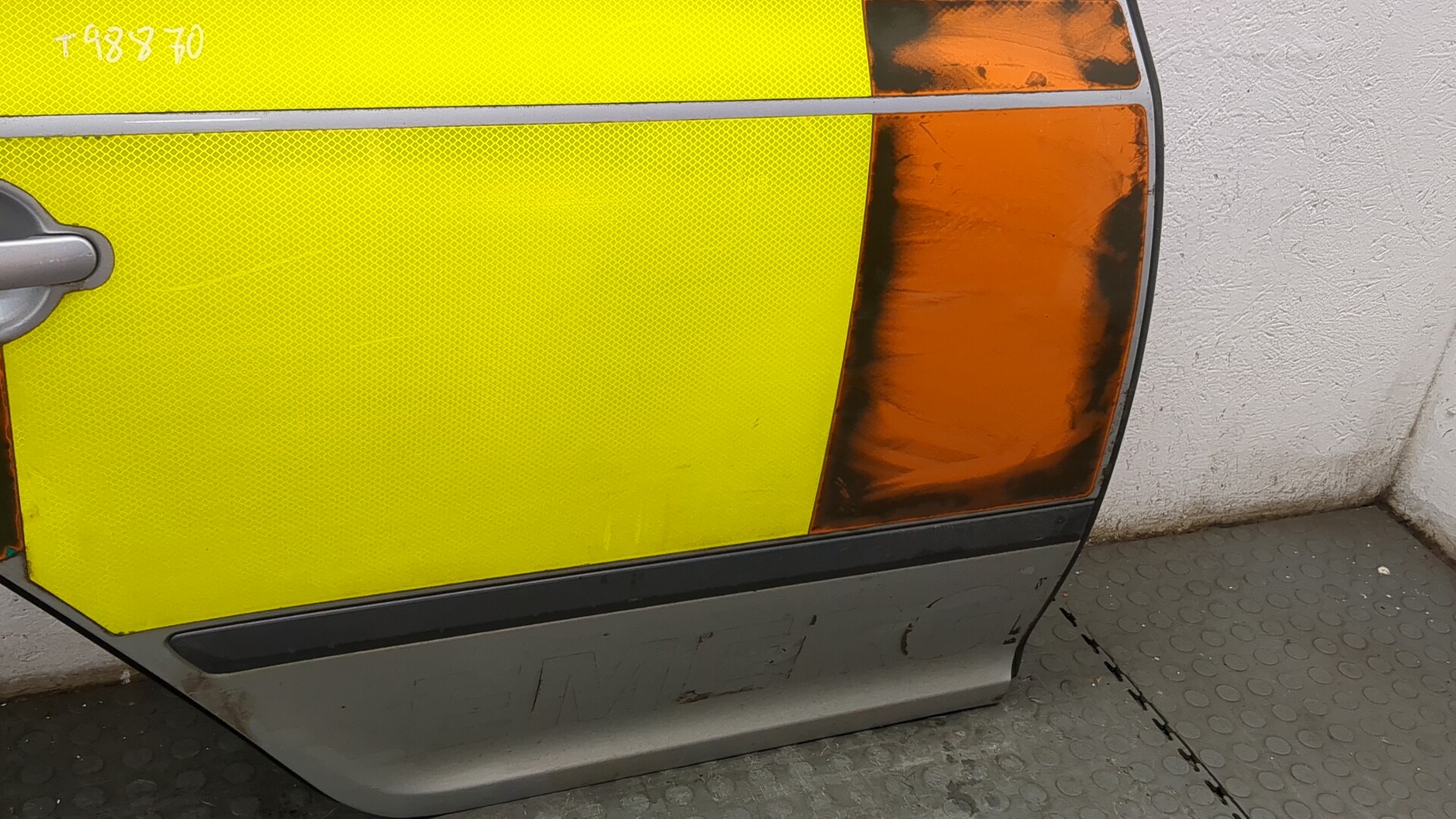 Дверь задняя правая