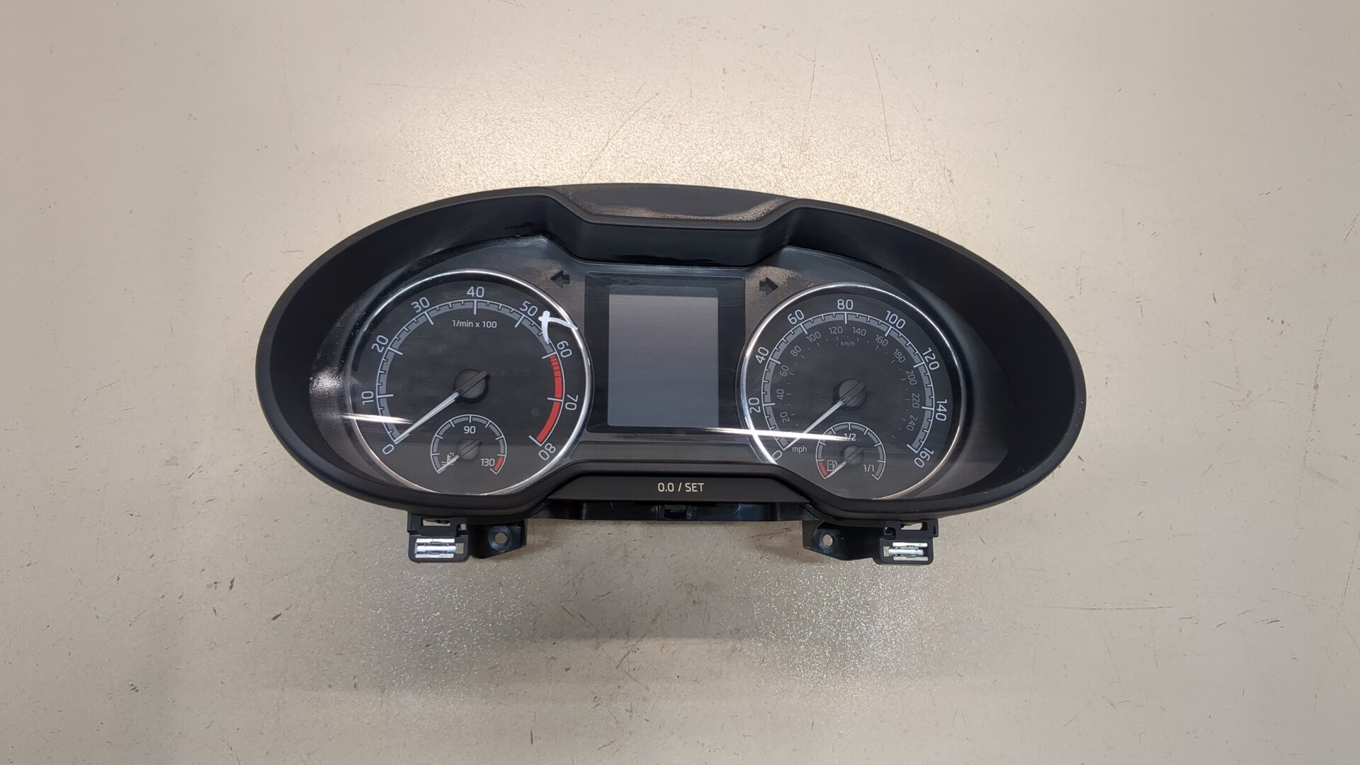 Панель приборов