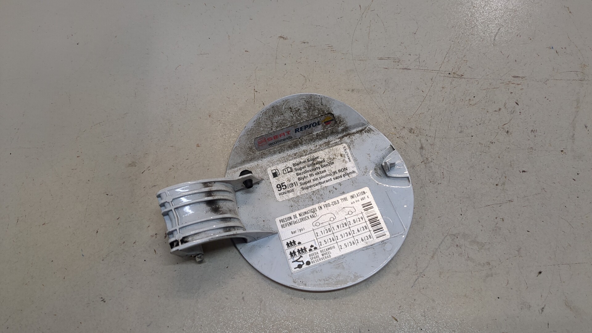 Лючок бензобака