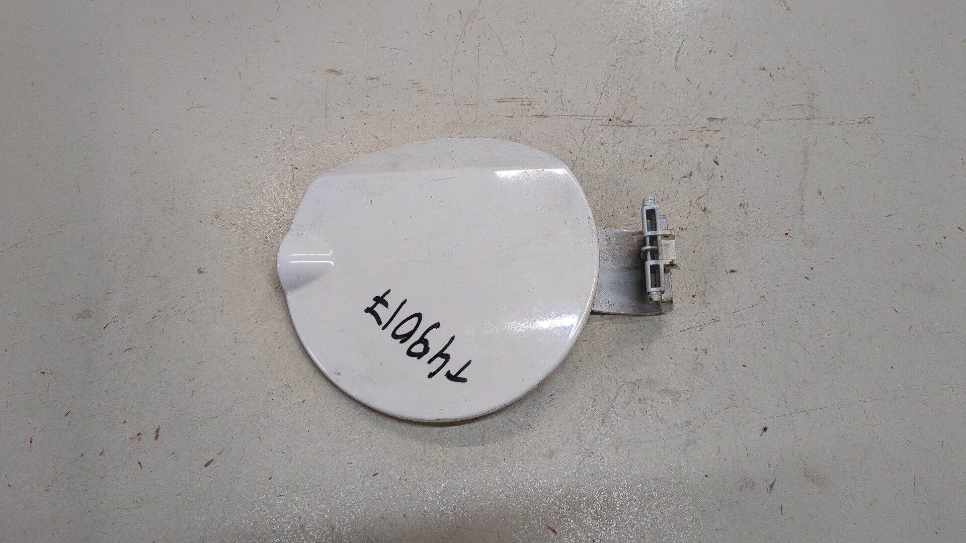 Лючок бензобака