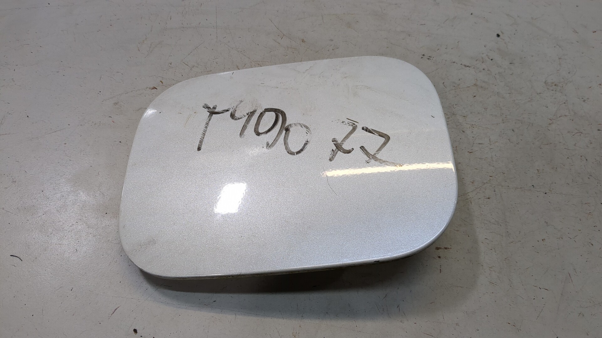 Лючок бензобака