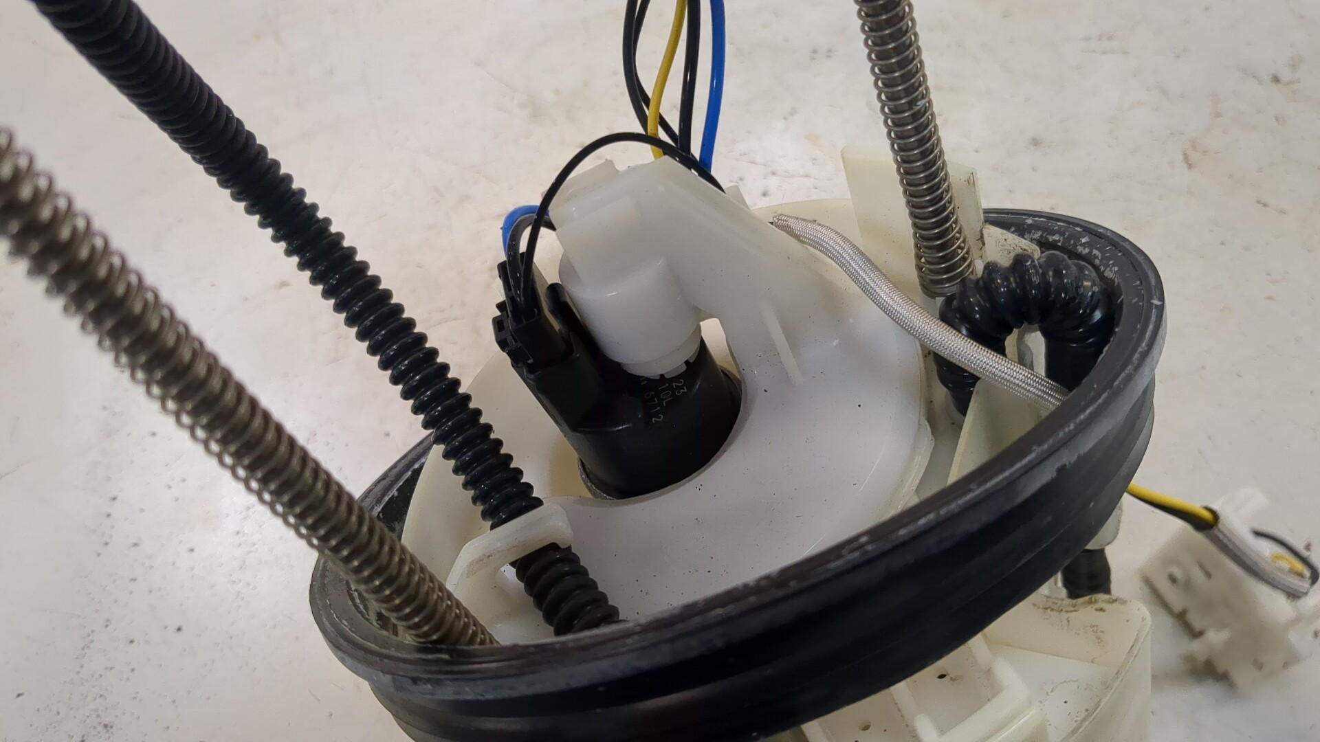 Насос топливный электрический