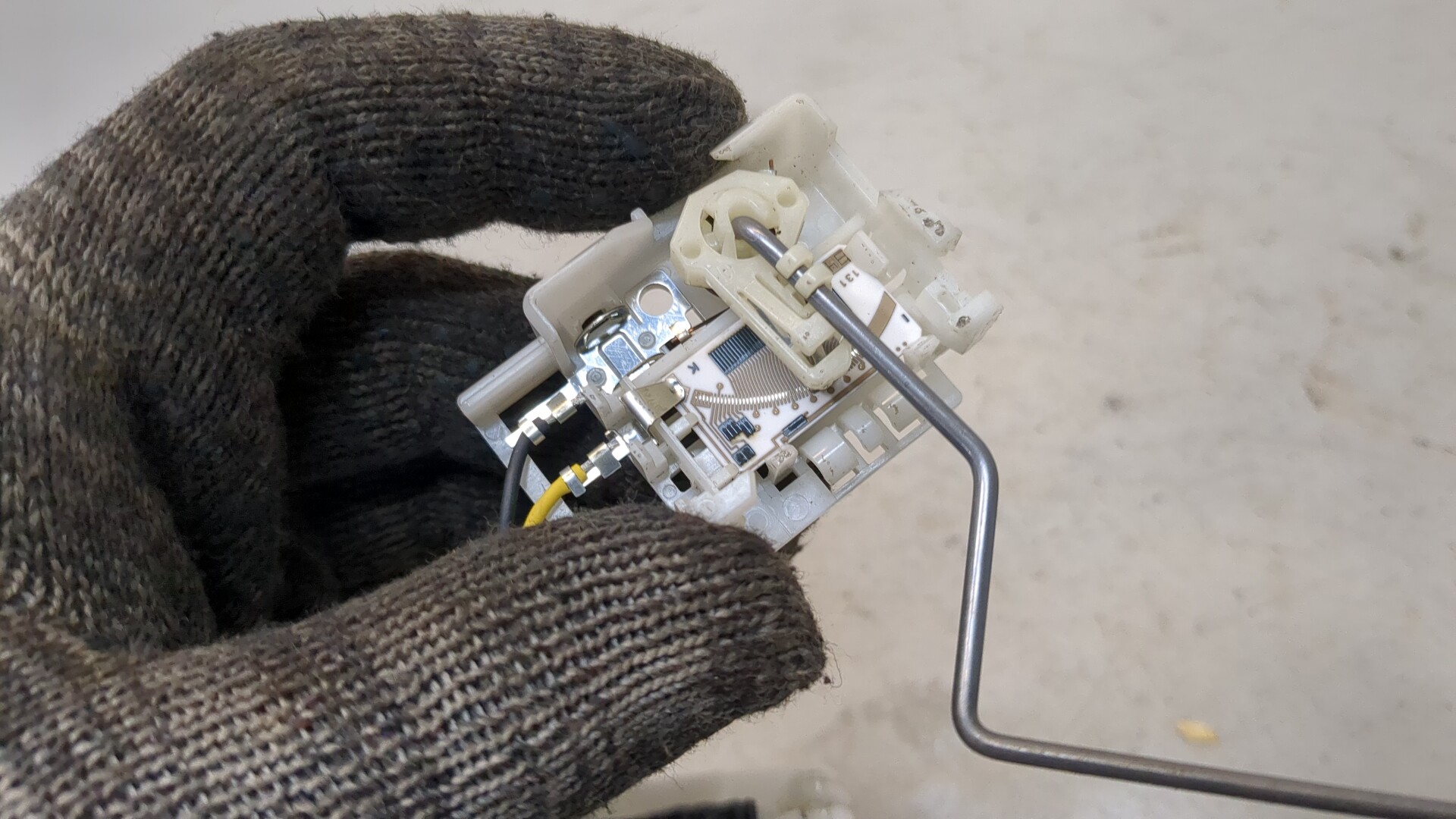 Насос топливный электрический