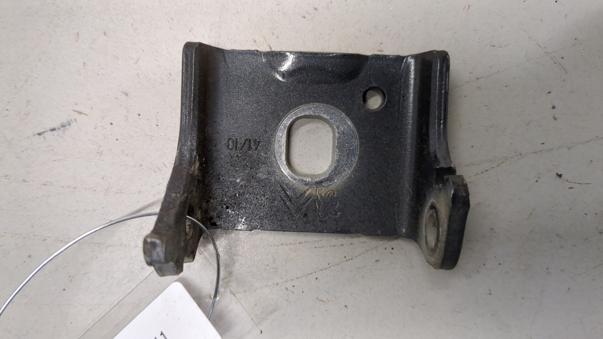 Петля двери