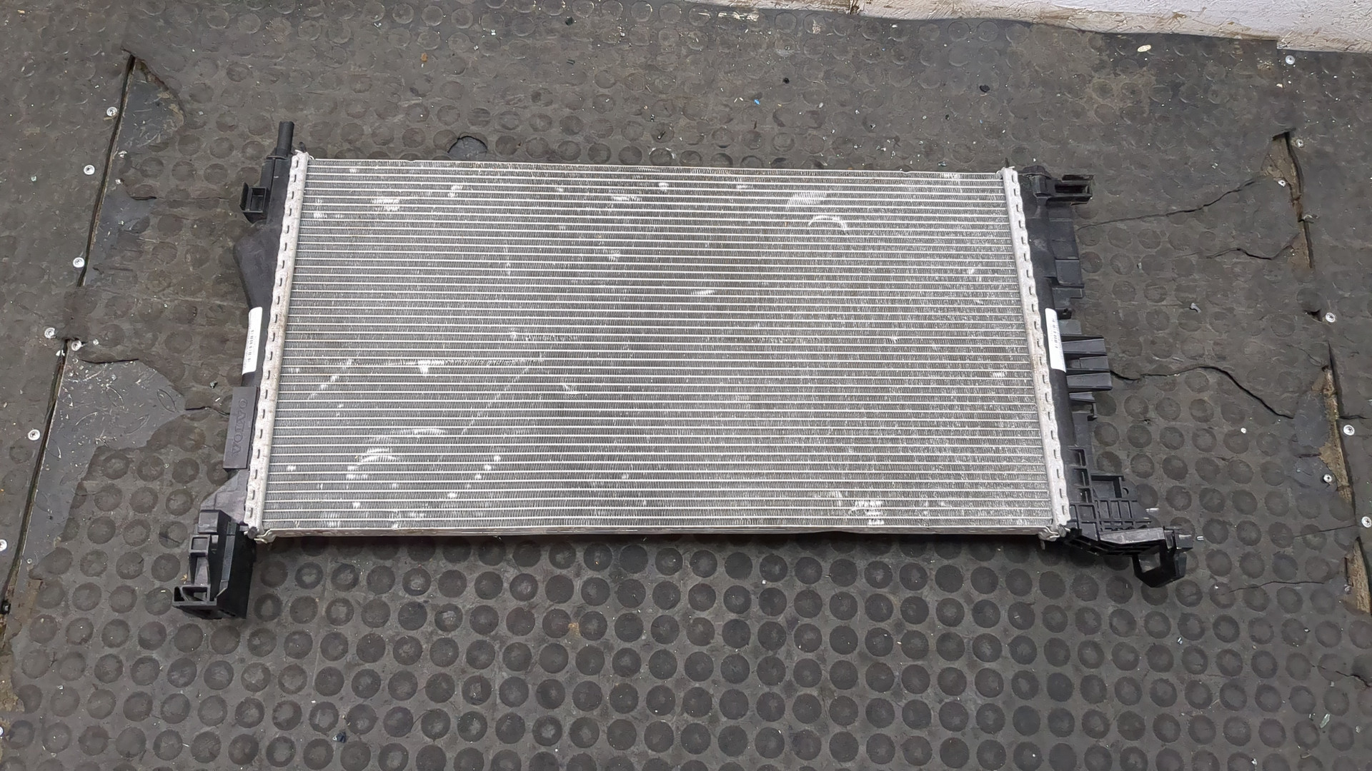 Радиатор охлаждения двигателя основной