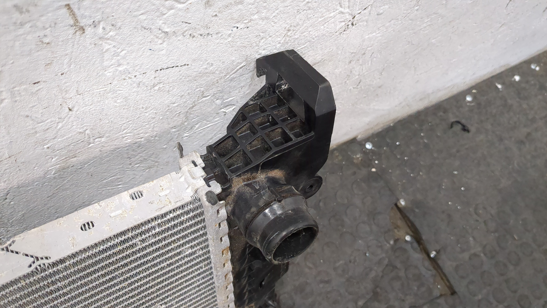 Радиатор охлаждения двигателя основной