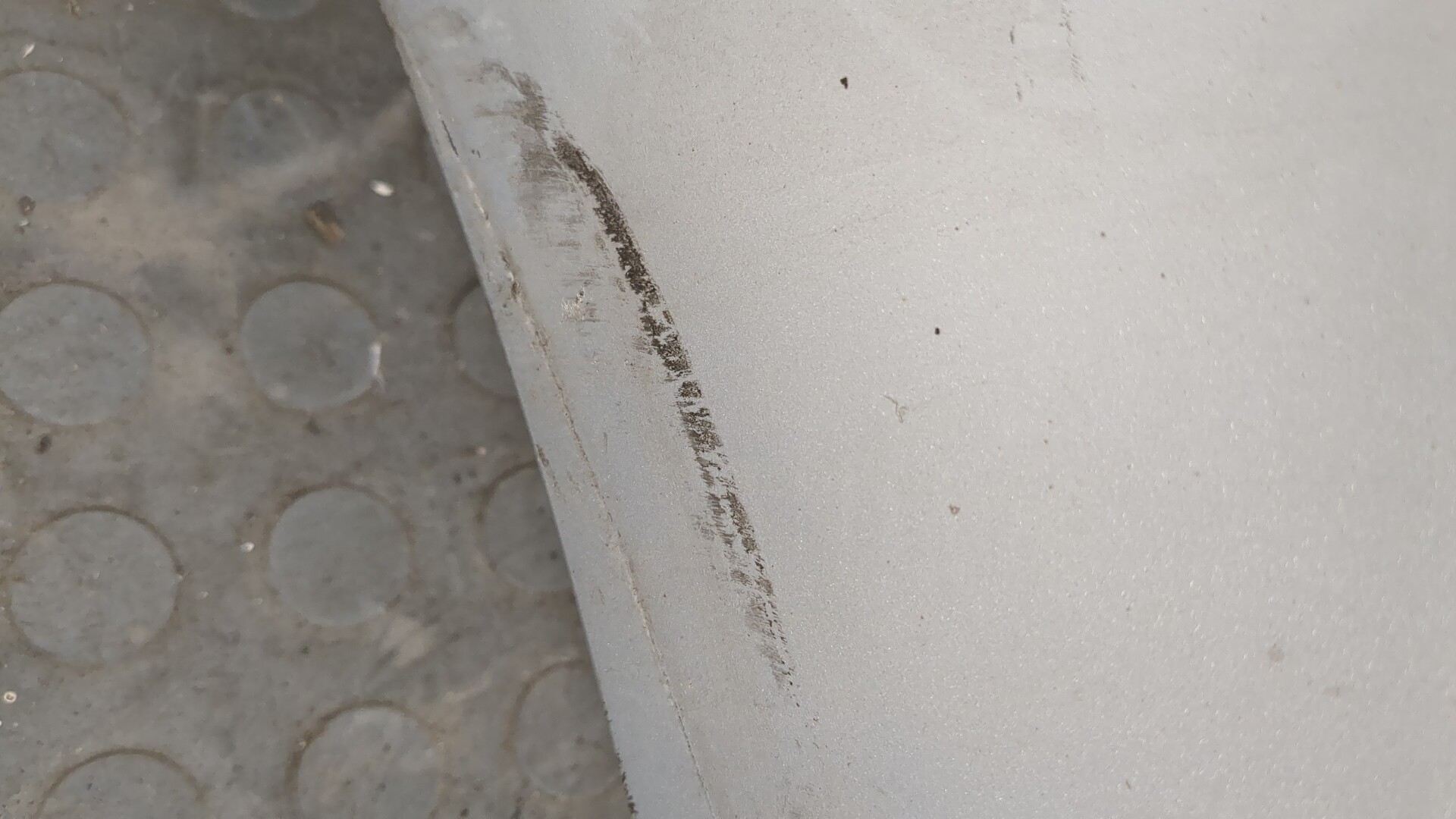 Бампер задний