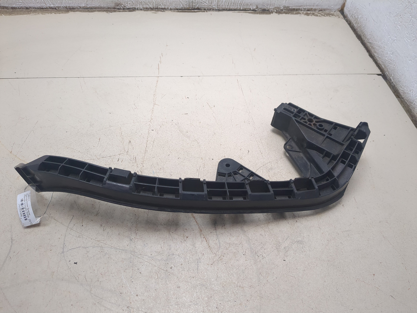 Кронштейн фар правый