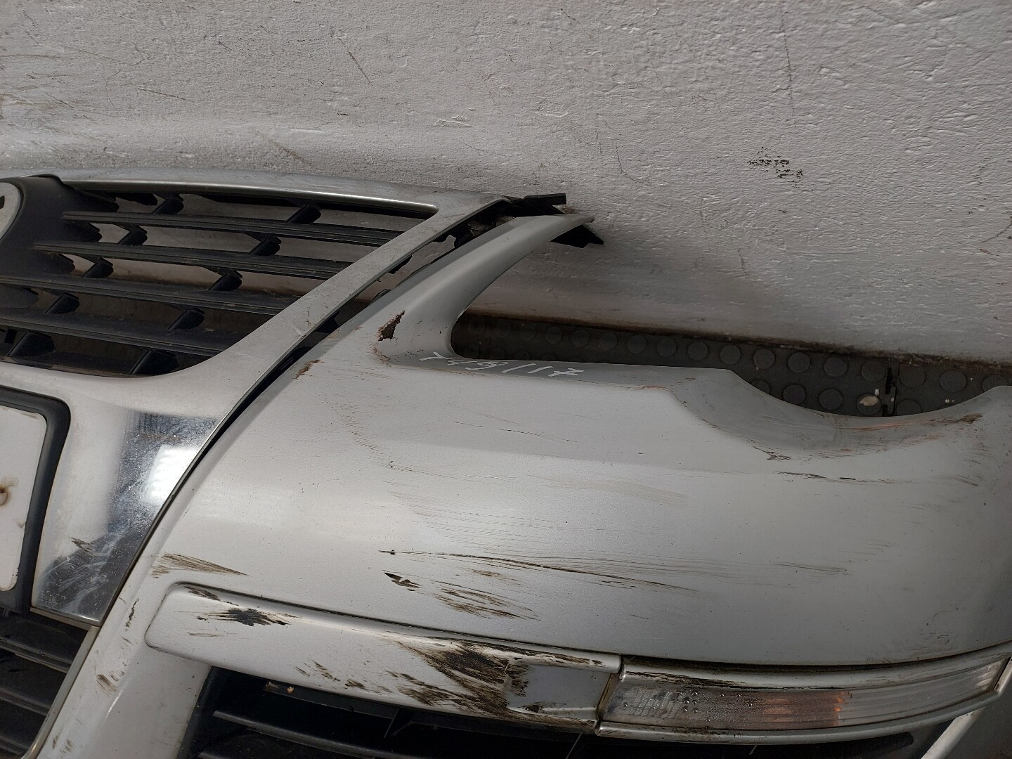 Бампер передний