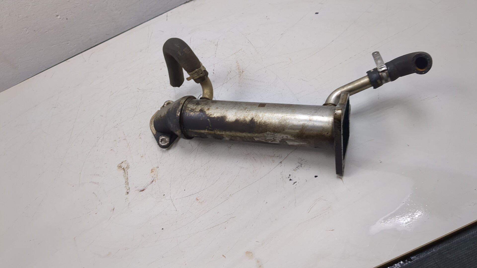 Тройник вентиляции картерных газов