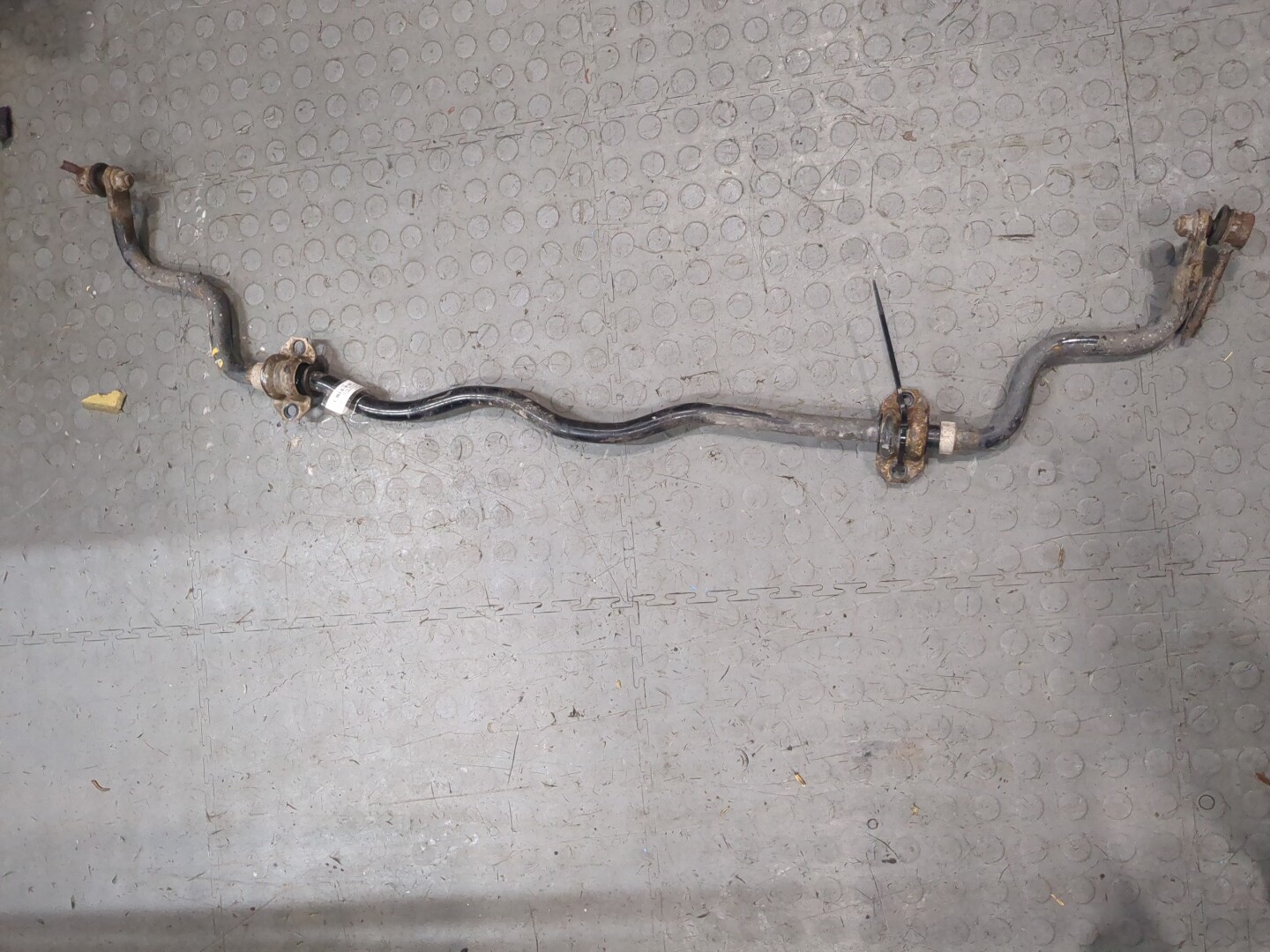 Стабилизатор передний