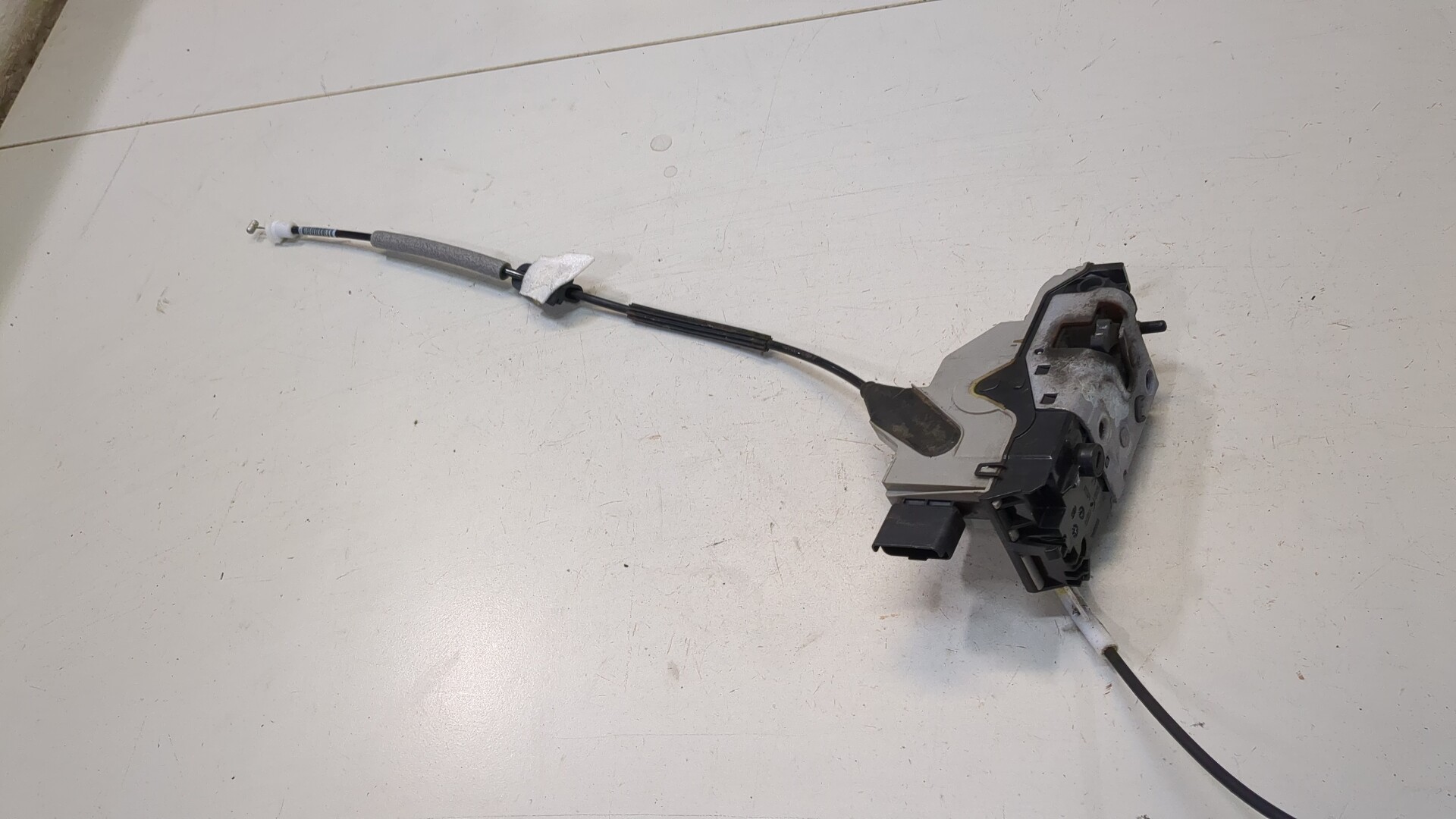 Замок двери задней правой