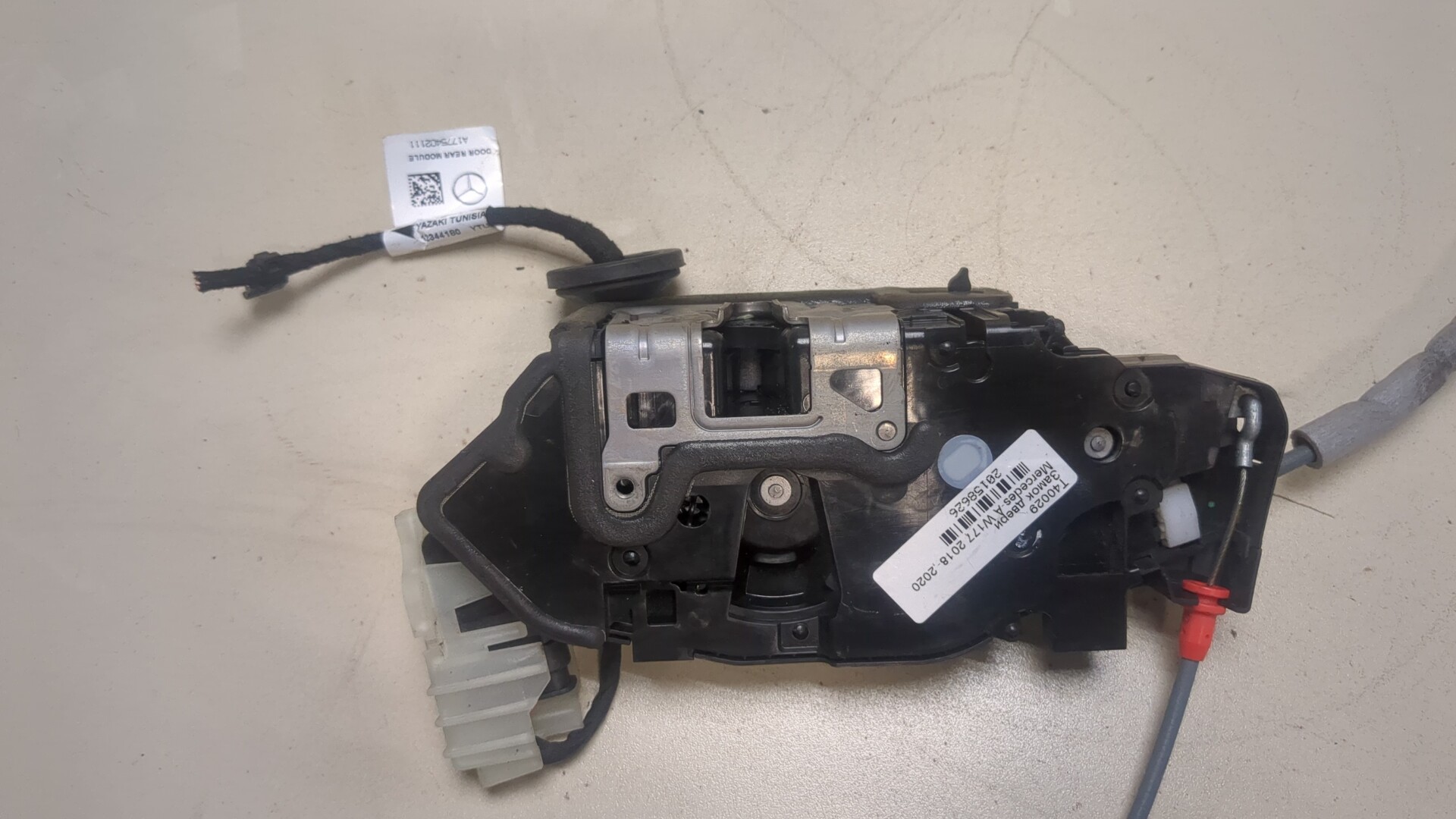 Замок двери задней правой