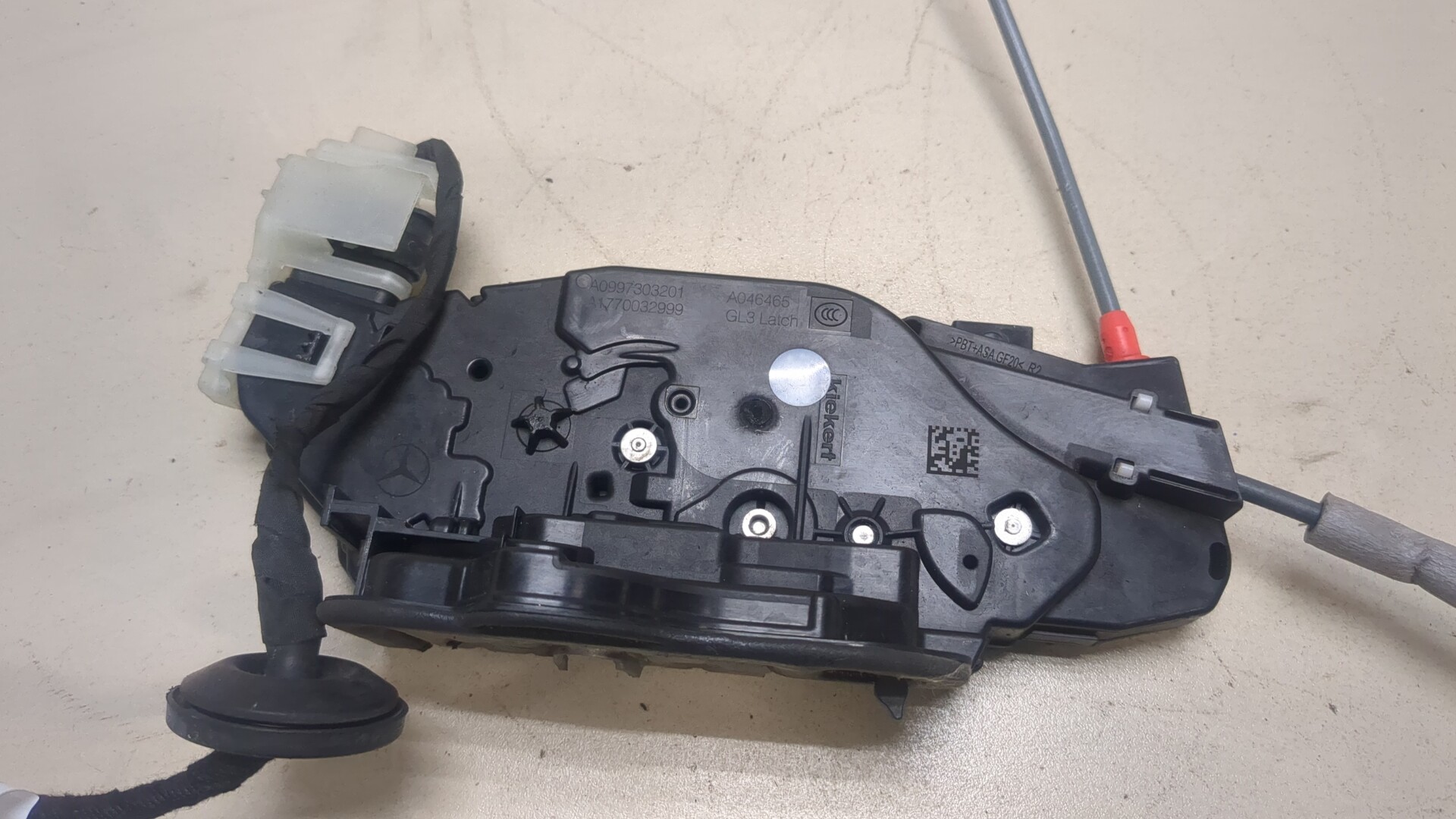 Замок двери задней правой