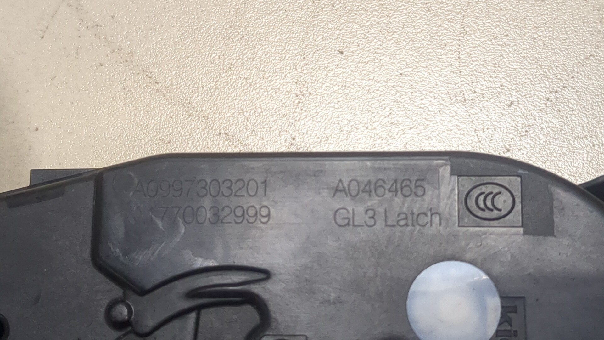 Замок двери задней правой