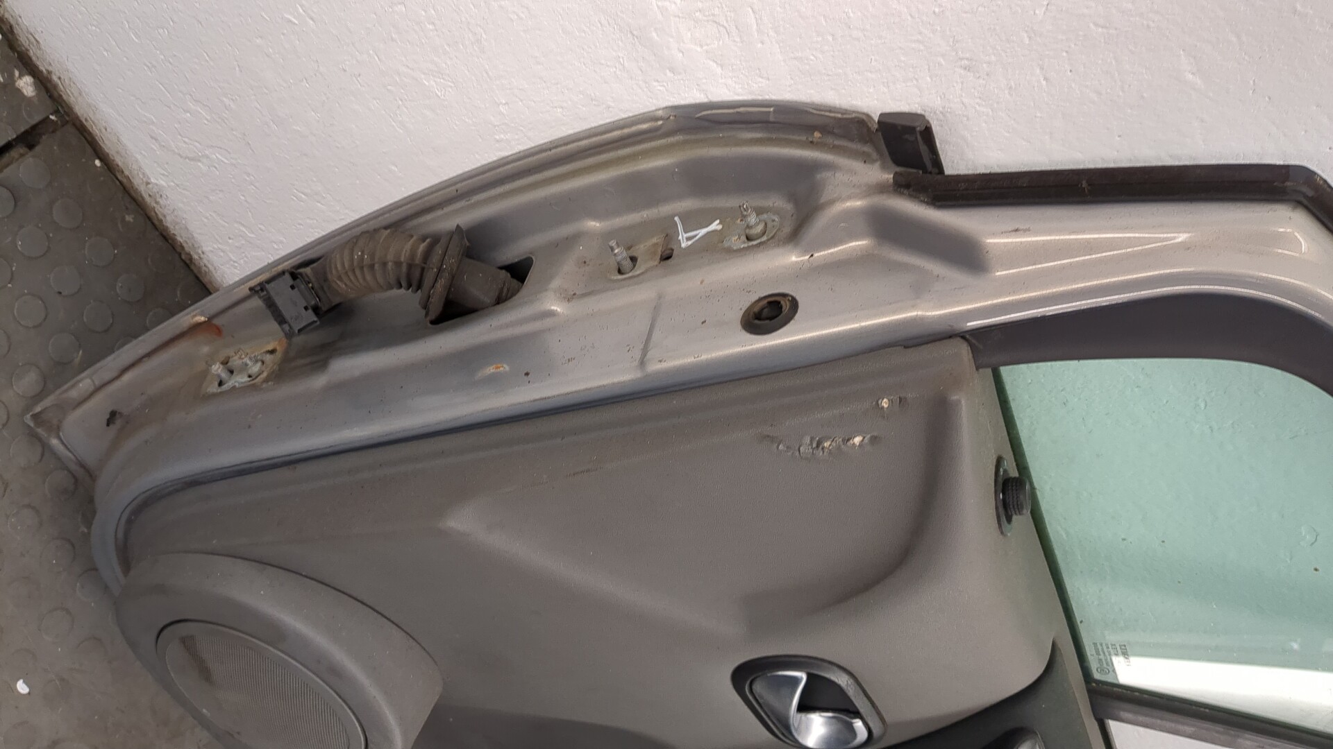 Дверь передняя правая