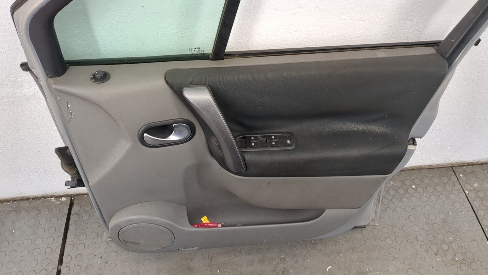 Дверь передняя правая