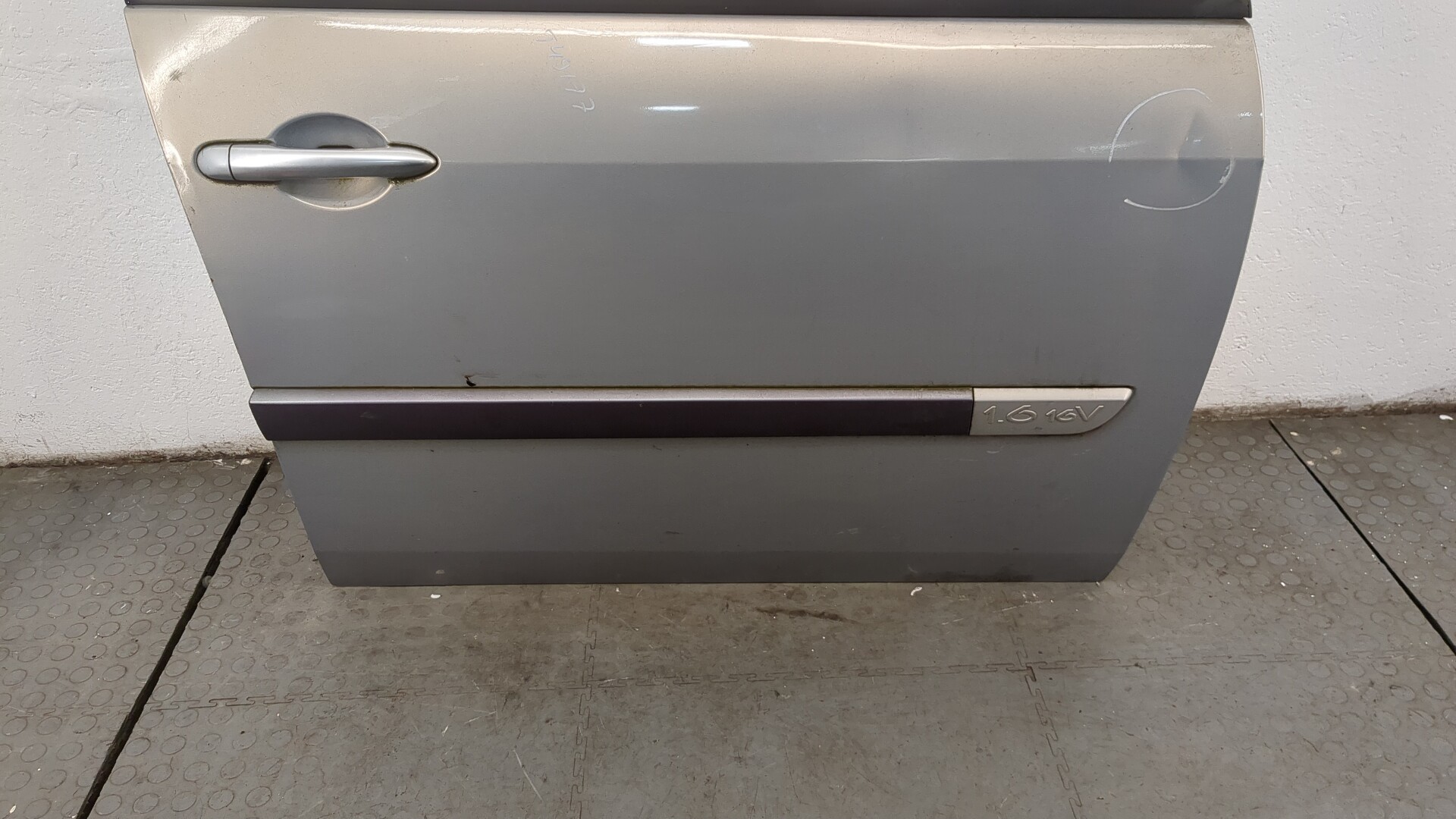 Дверь передняя правая