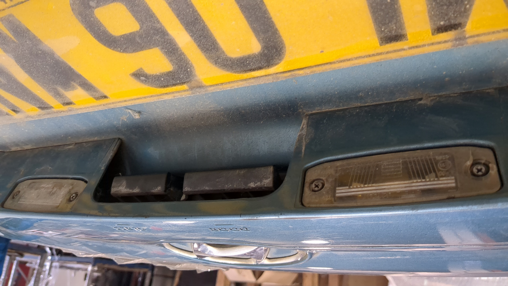 Дверь багажника