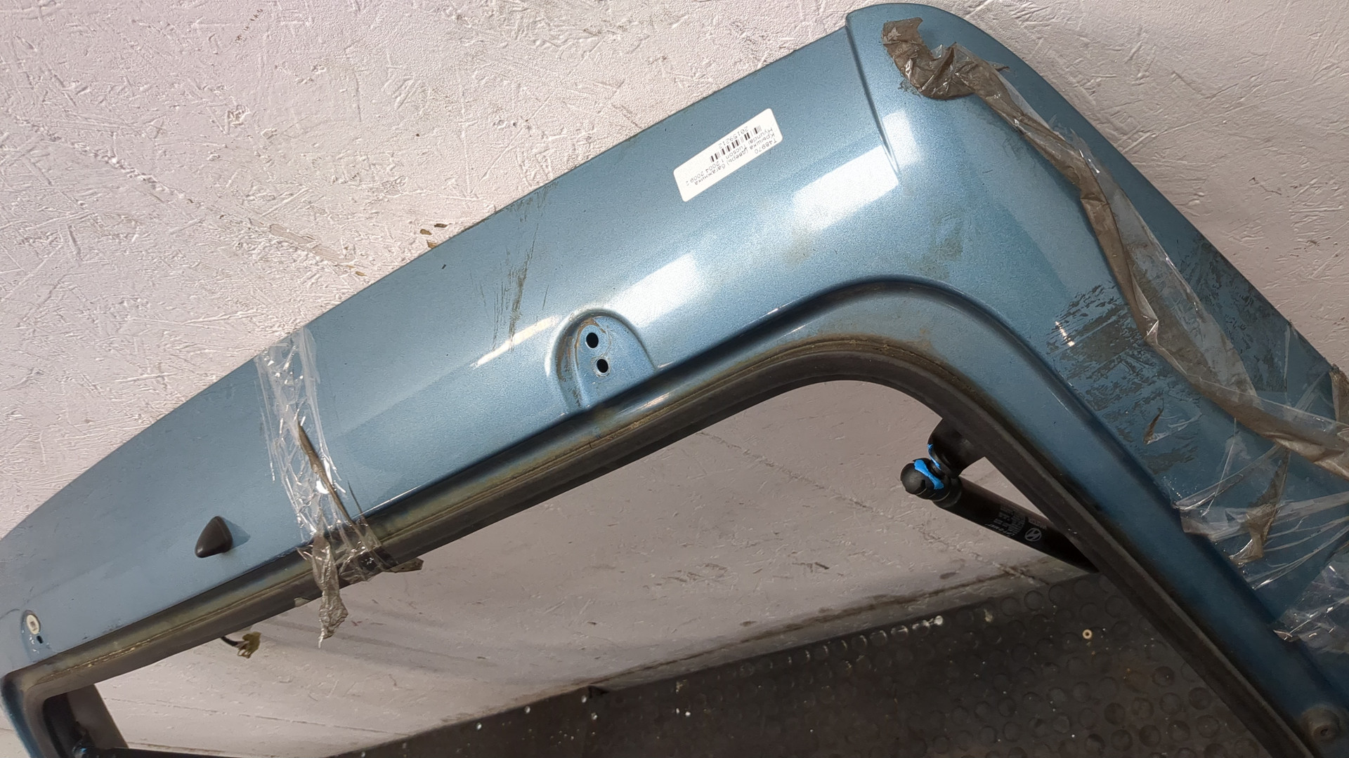 Дверь багажника