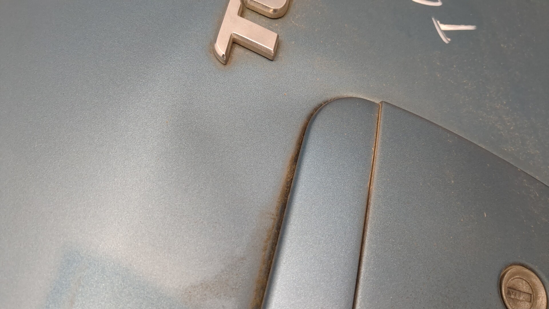 Дверь багажника