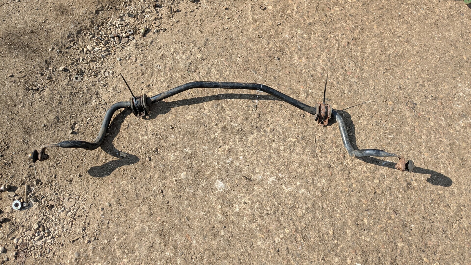 Стабилизатор передний