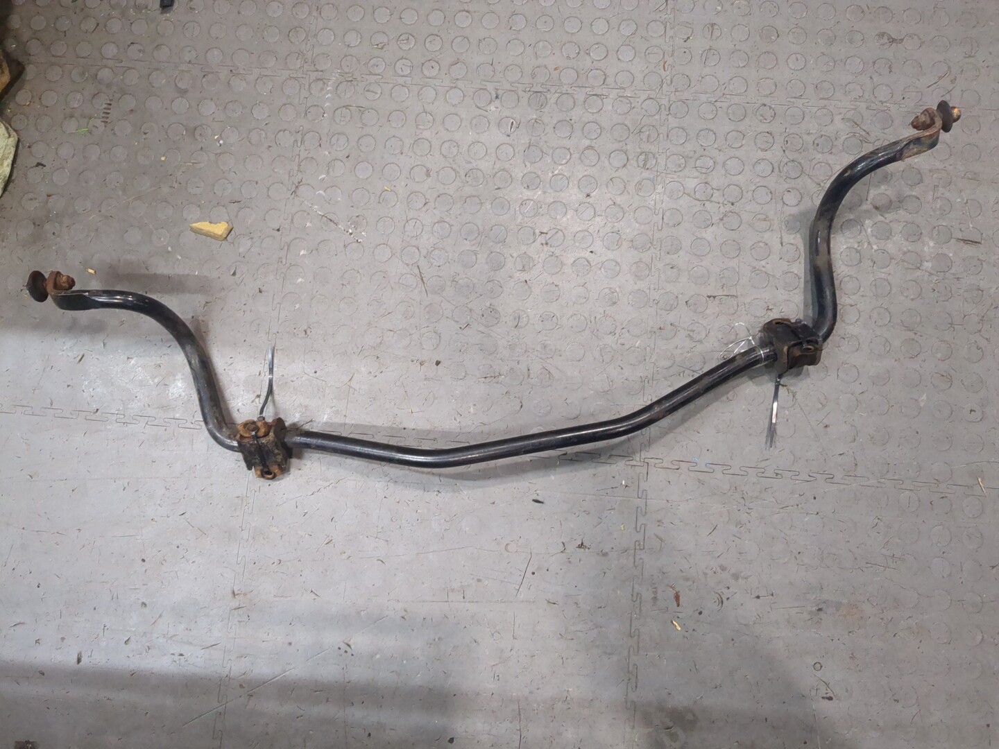 Стабилизатор передний